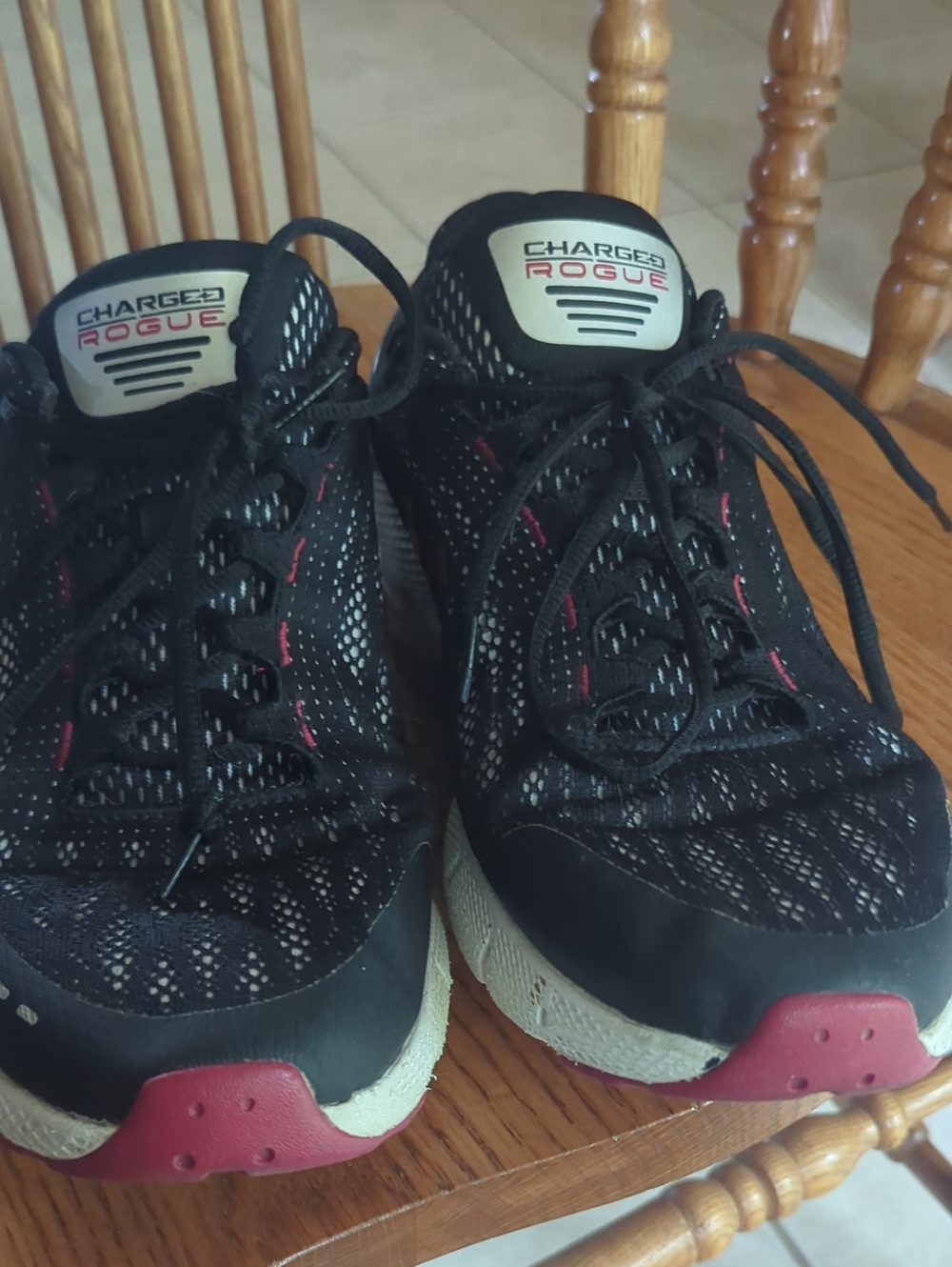 Men's Under Armour Black Mesh Running Shoes with Red Details